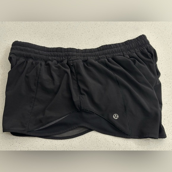 Lululemon: Women’s Hotty Hot Short II - Size 12 - Picture 10 of 13